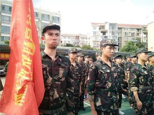 军训舞蹈吃瓜群,揭秘军营里的欢乐时光