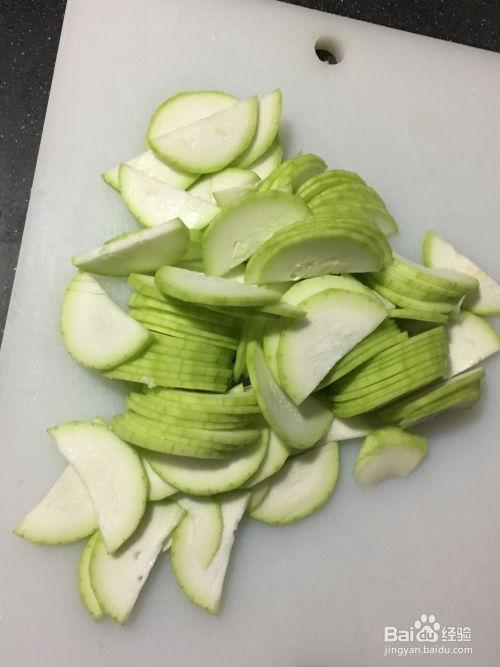 小狗可以吃蒲瓜吗怎么吃,小狗也能享用的夏日美味