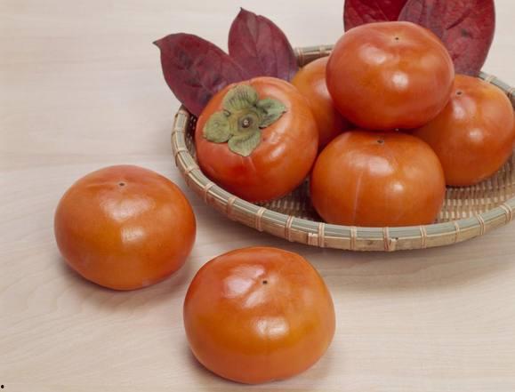 吃哈密瓜可以吃柿子吗,哈密瓜与柿子同食的注意事项