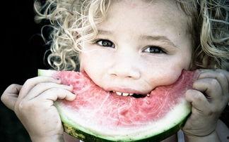 喷水娃免费吃瓜,夏日清凉新体验  第2张